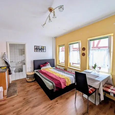 Zentrale Im Herzen Eisenachs Fuer 1-2 Personen Bed & Breakfast *